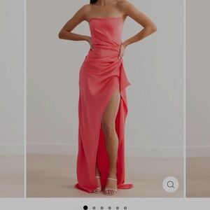 Chic Strapless Coral Dress